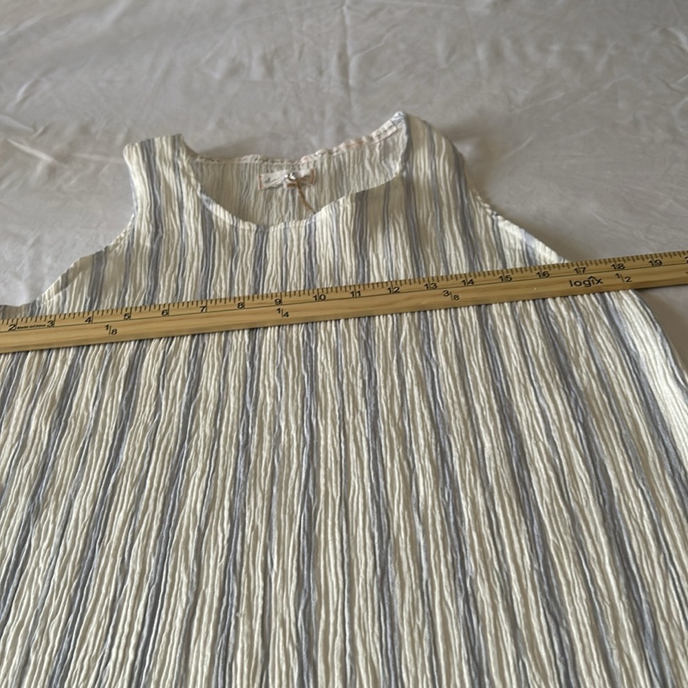 Christopher & Banks White Gray Ribbed Boxy Tank Top - Picture 3 of 6